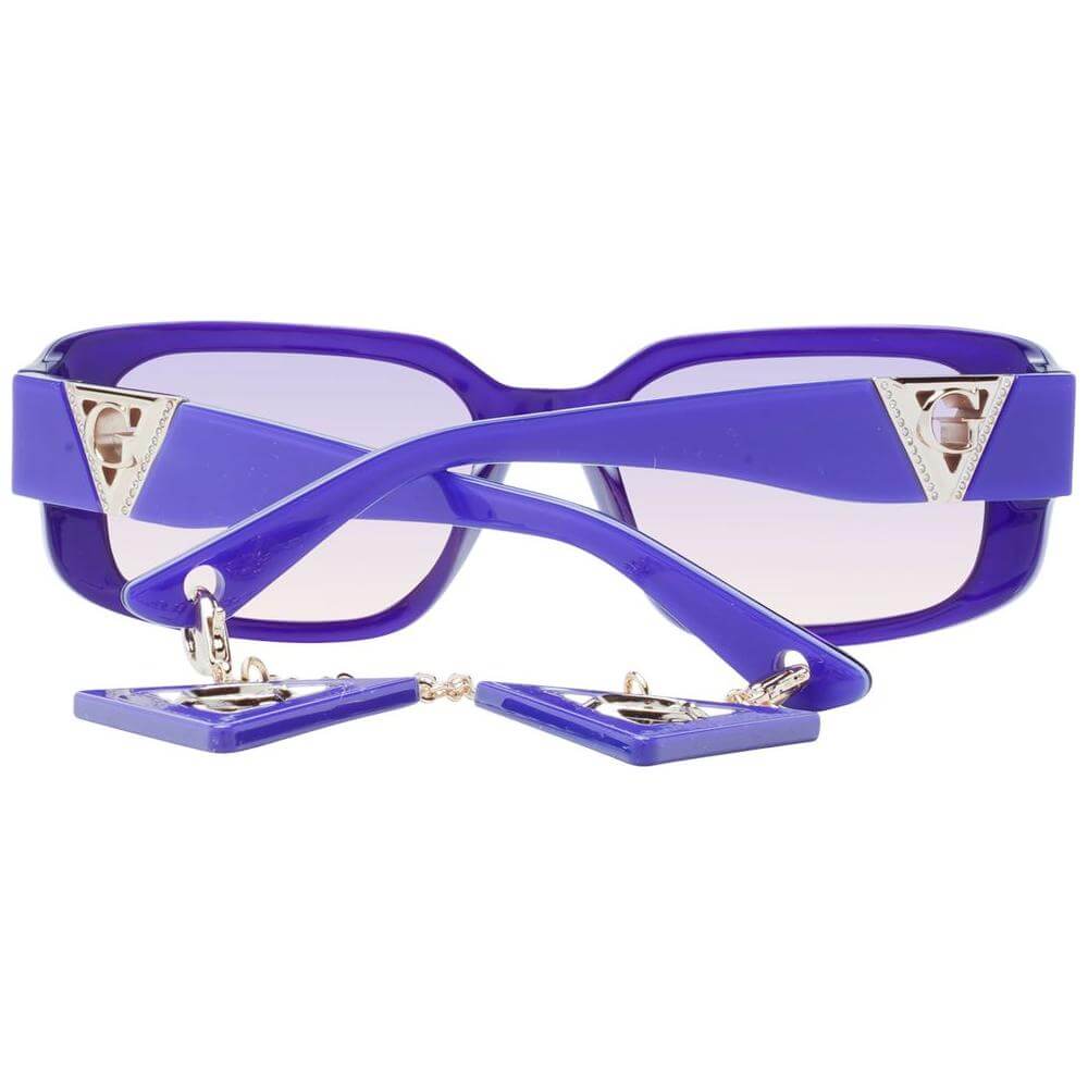 Guess purple women's sunglasses with full-rim plastic frame, gradient lenses, and branded case included. 100% UVA & UVB protection. Size 53-18-140.