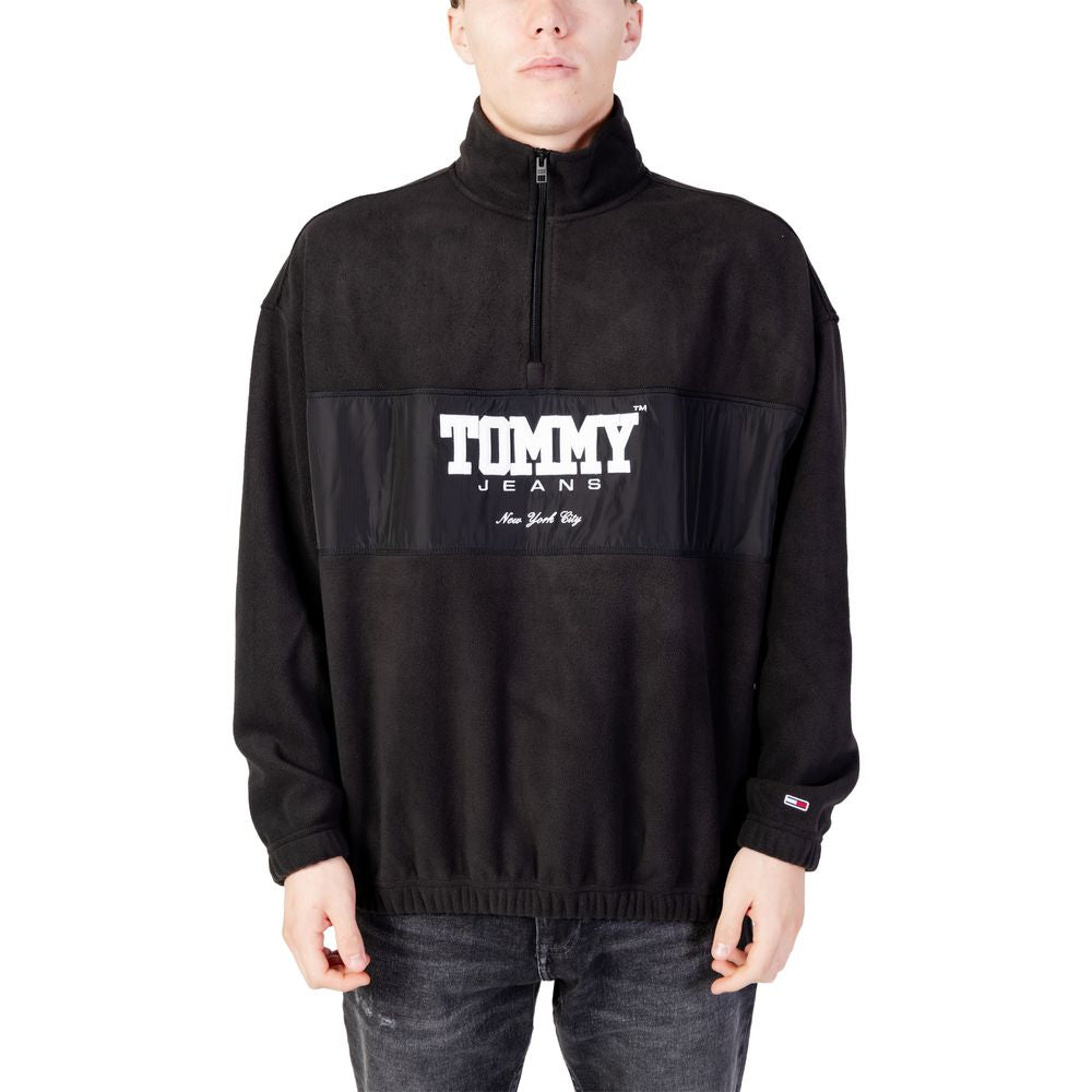 Men's Tommy Hilfiger Jeans Black Recycled Polyester Sweater, Fall/Winter Collection, Hoodless, Eco-Friendly Fashion.