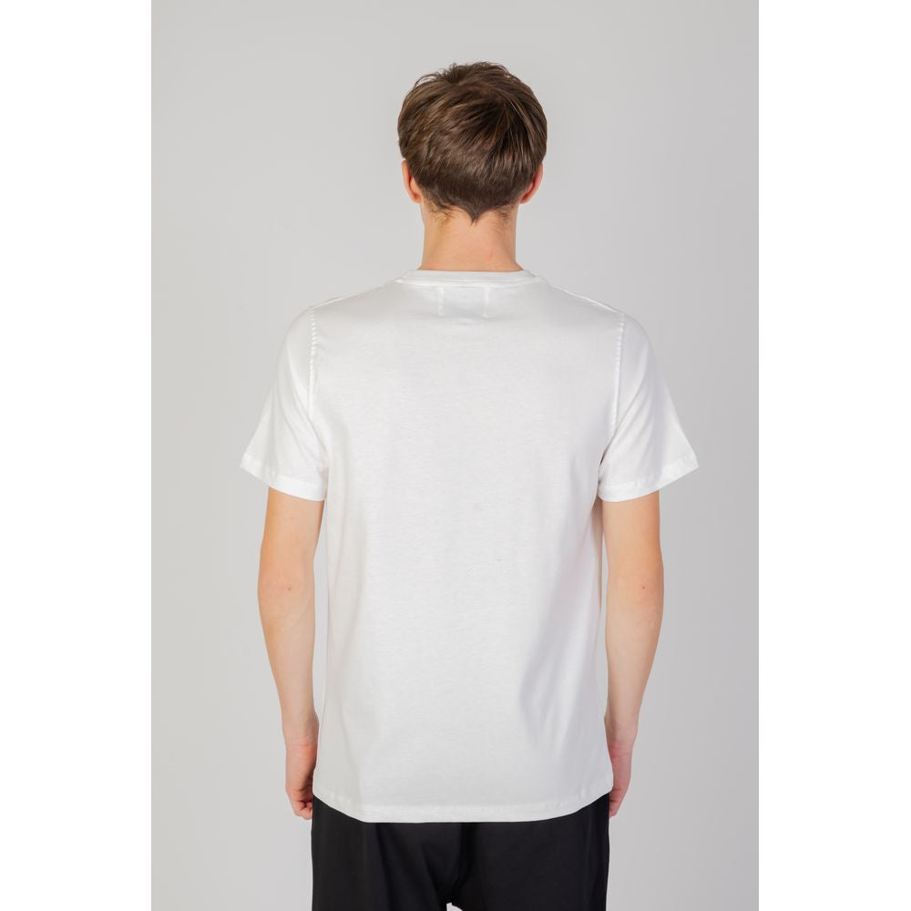 Back view of a man wearing an Underclub white cotton t-shirt from the autumn/winter collection. Made of 100% cotton for comfort.