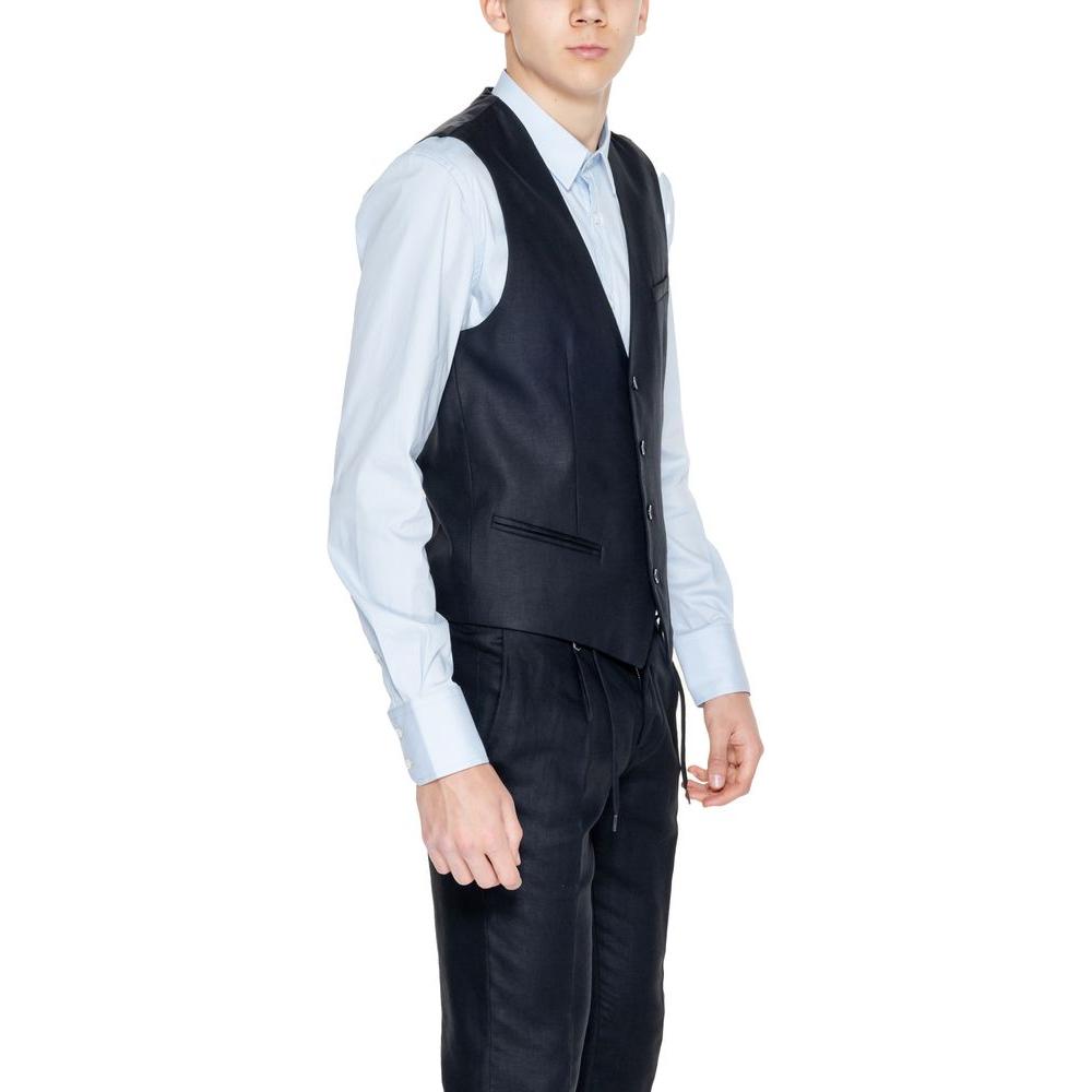Antony Morato black linen vest on male model, part of men's spring/summer collection, made with 52% linen and 48% viscose.