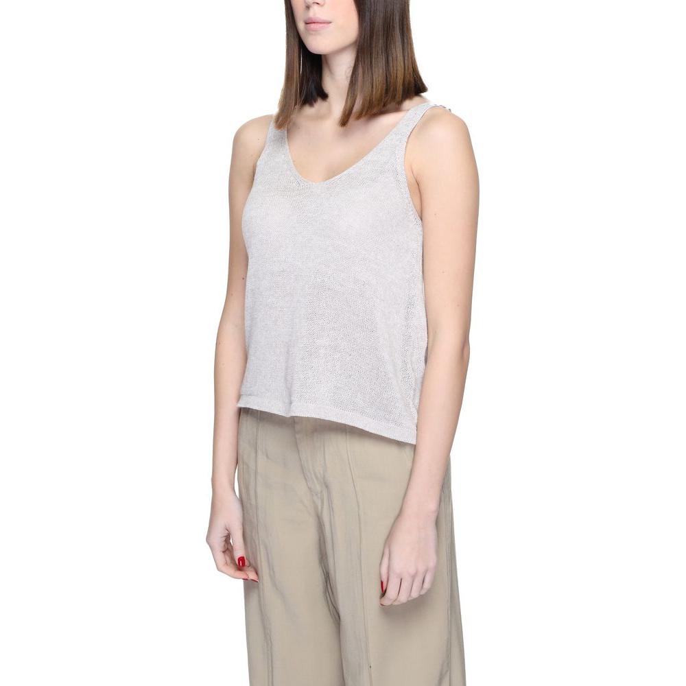 Jacqueline De Yong beige tank top for women, made from 53% recycled cotton and 47% polyester, part of the Spring/Summer collection.