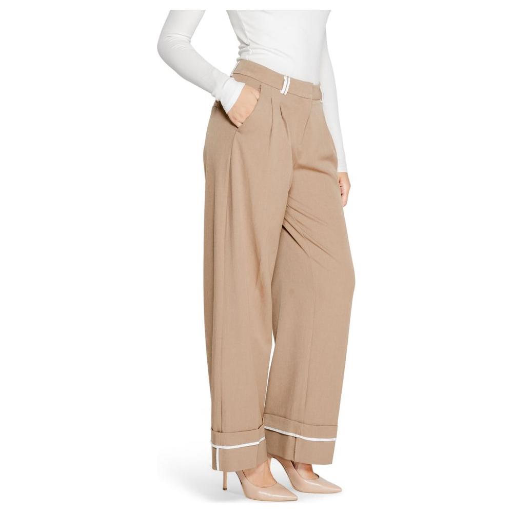 Brown women's recycled polyester pants, fall/winter collection, eco-friendly blend of polyester, viscose, and elastane.