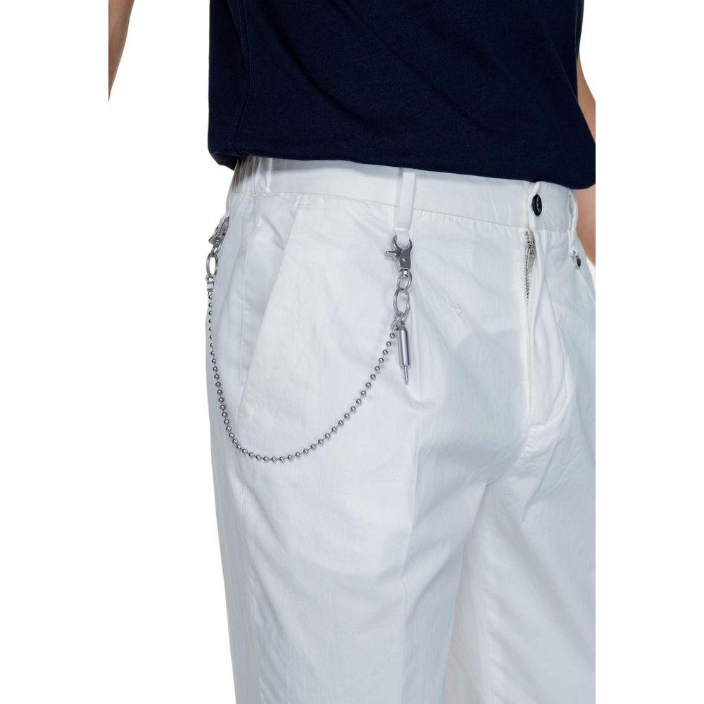 Man wearing Antony Morato white cotton jeans, part of the spring/summer men's pants collection, with a stylish chain detail.
