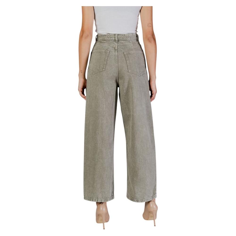 Back view of women's bootcut Only Green jeans, 100% cotton, fall/winter collection, showcasing leg style.