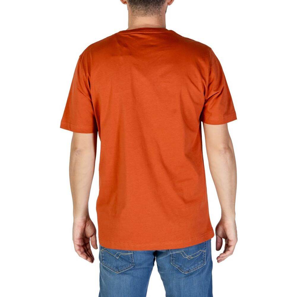 Refrigiwear men's red cotton short-sleeved t-shirt, back view, fall/winter collection. Casual and comfortable design.