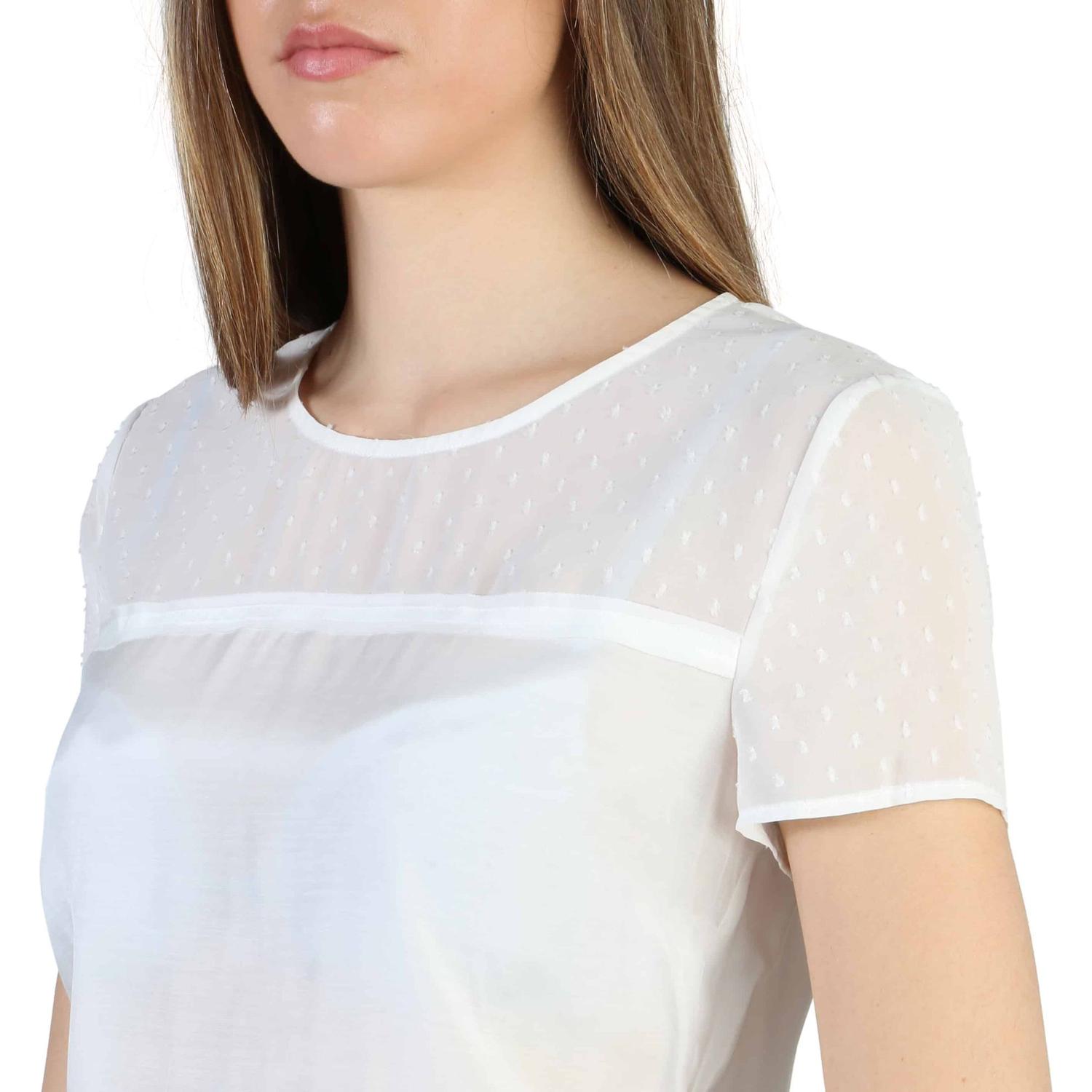 تيشرتات ارماني جينز