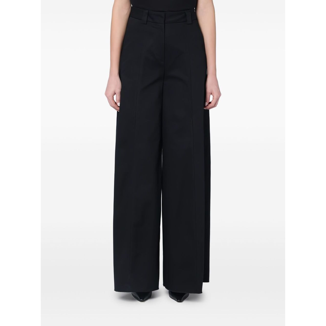 THE LATEST Trousers Black