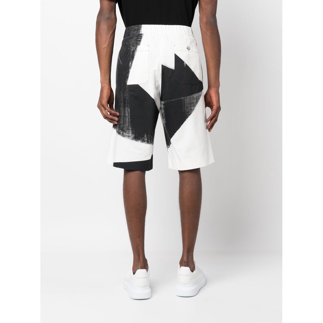 Alexander McQueen abstract-print cotton bermuda shorts Short trousers
