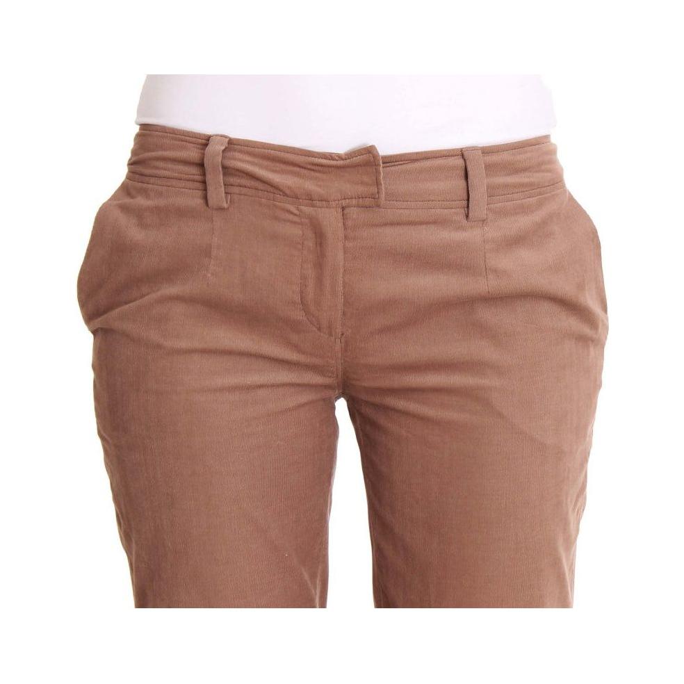 بنطال قصير من قماش مخملي بني أنيق من كوستيوم ناشيونال شيك