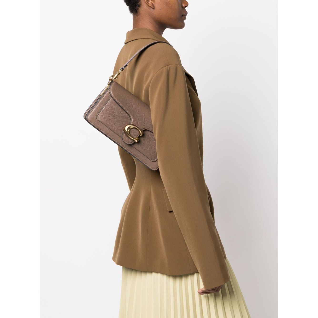 Front view with bag zipped and handles upright.