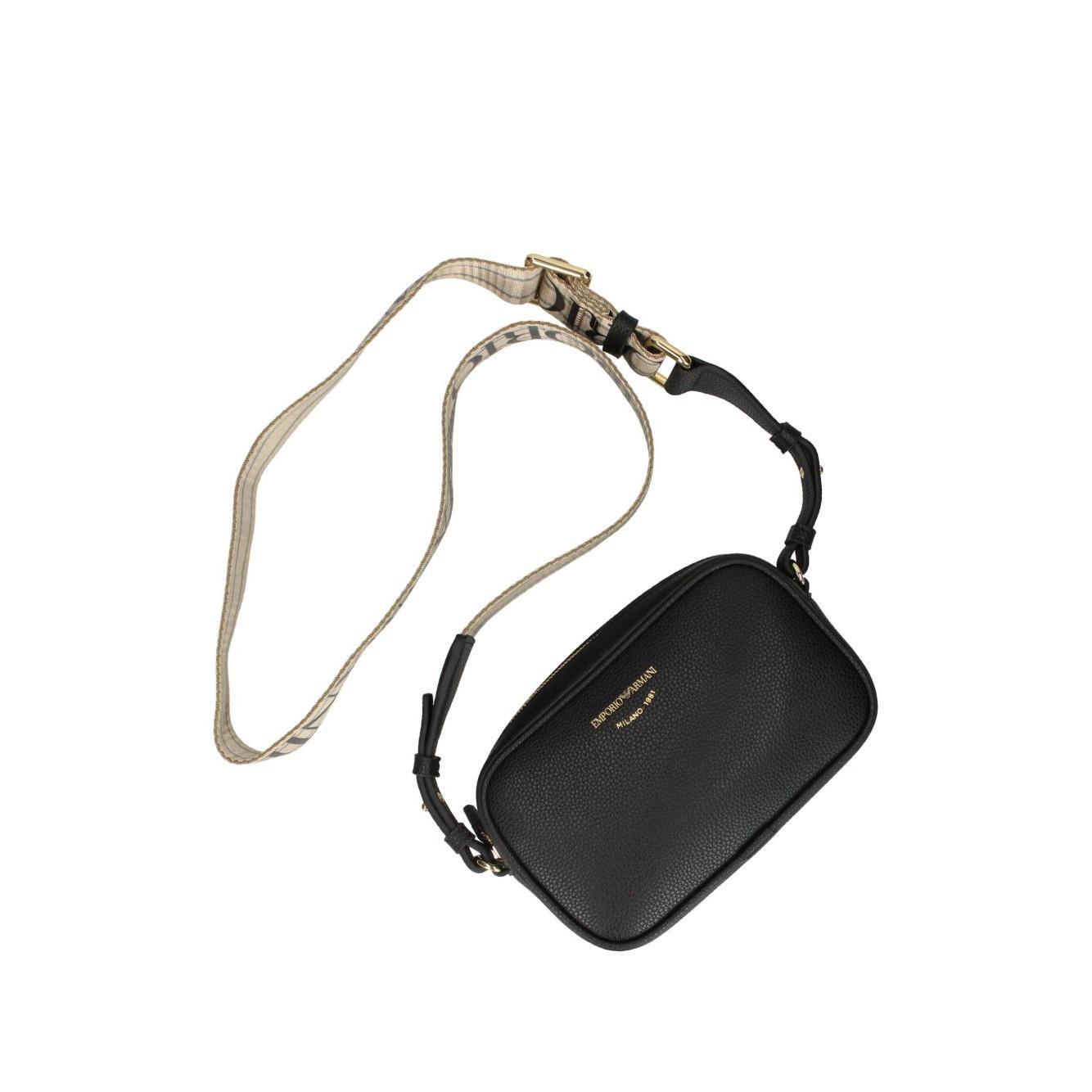 Front view with bag zipped and handles upright.