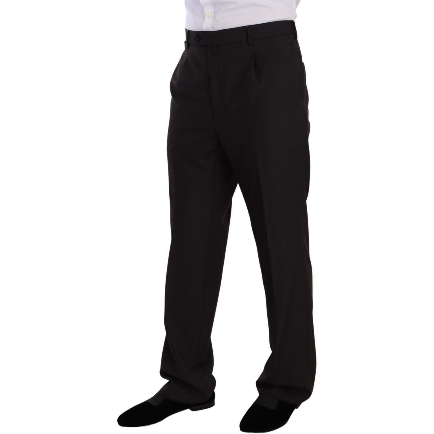 بدلة رجالية رمادية أنيقة مكونة من قطعتين من تصميم دومينيكو تاجلينتي مع ياقة مدببة