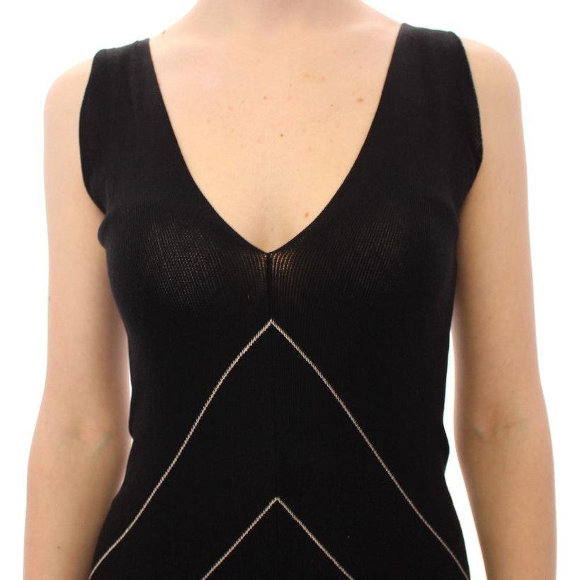 别致的单色针织连衣裙