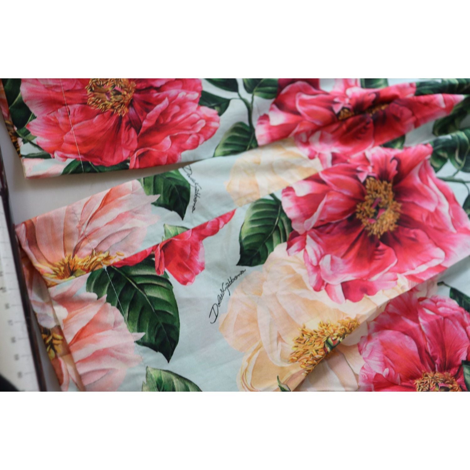 بنطلون حرير فاخر عالي الخصر من دولتشي آند غابانا