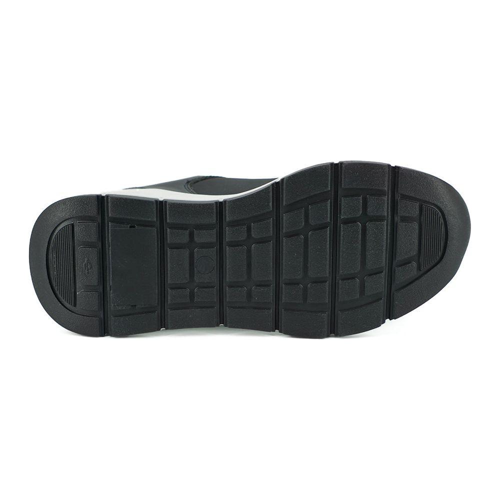 优雅单色皮革运动鞋