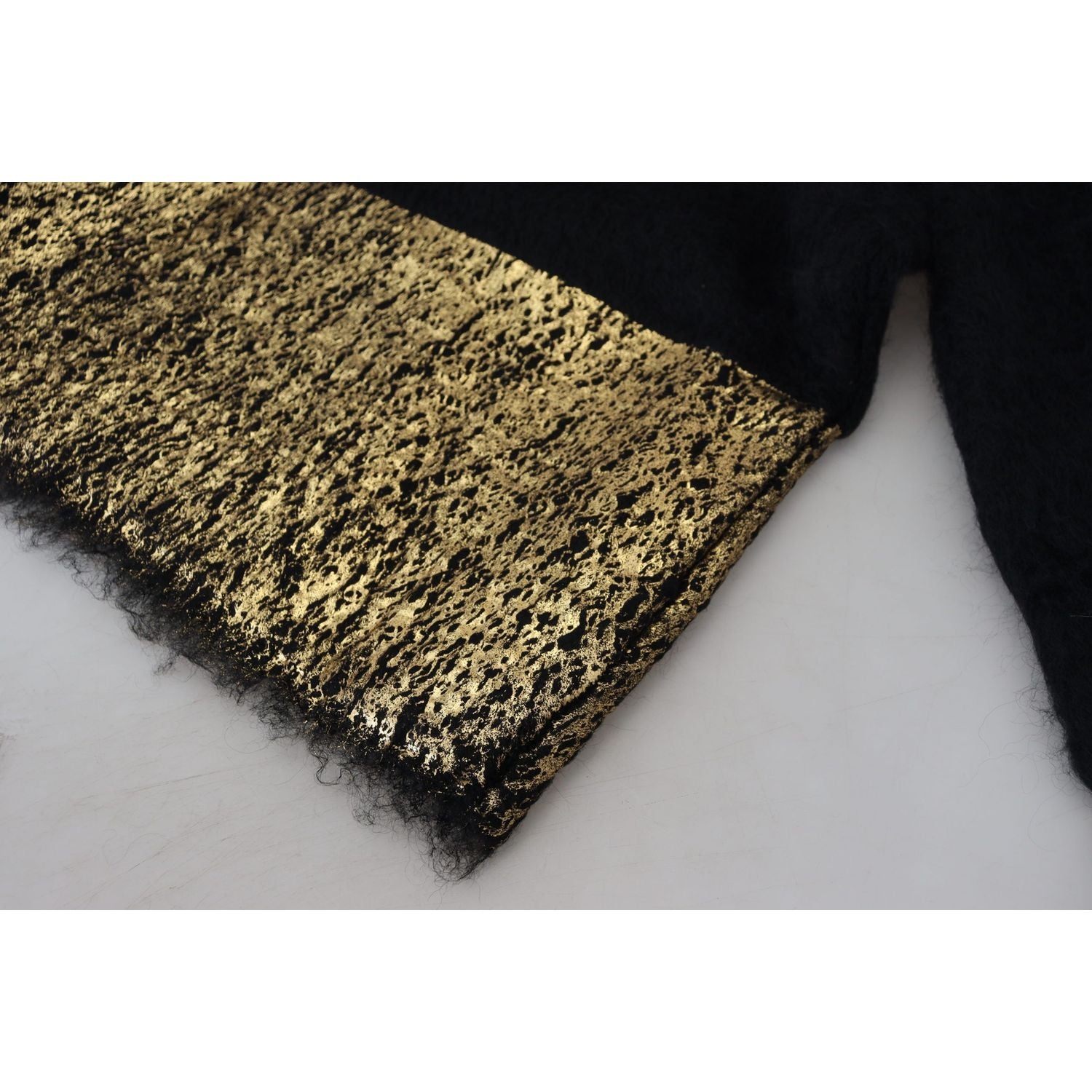 سترة Dolce &amp; Gabbana المذهلة ذات الياقة المستديرة باللونين الأسود والذهبي