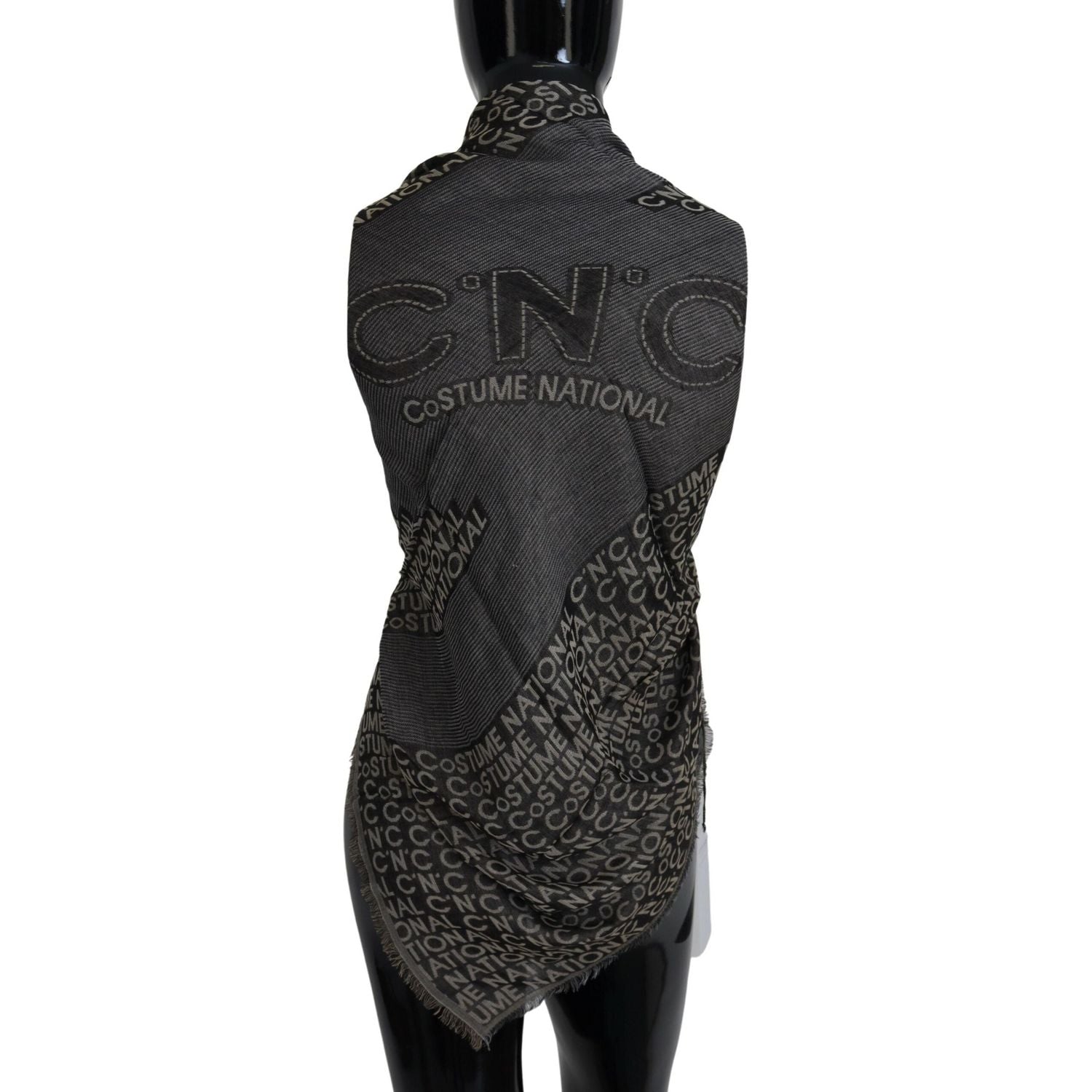 وشاح من الحرير والفيسكوز بتصميم وطني أنيق