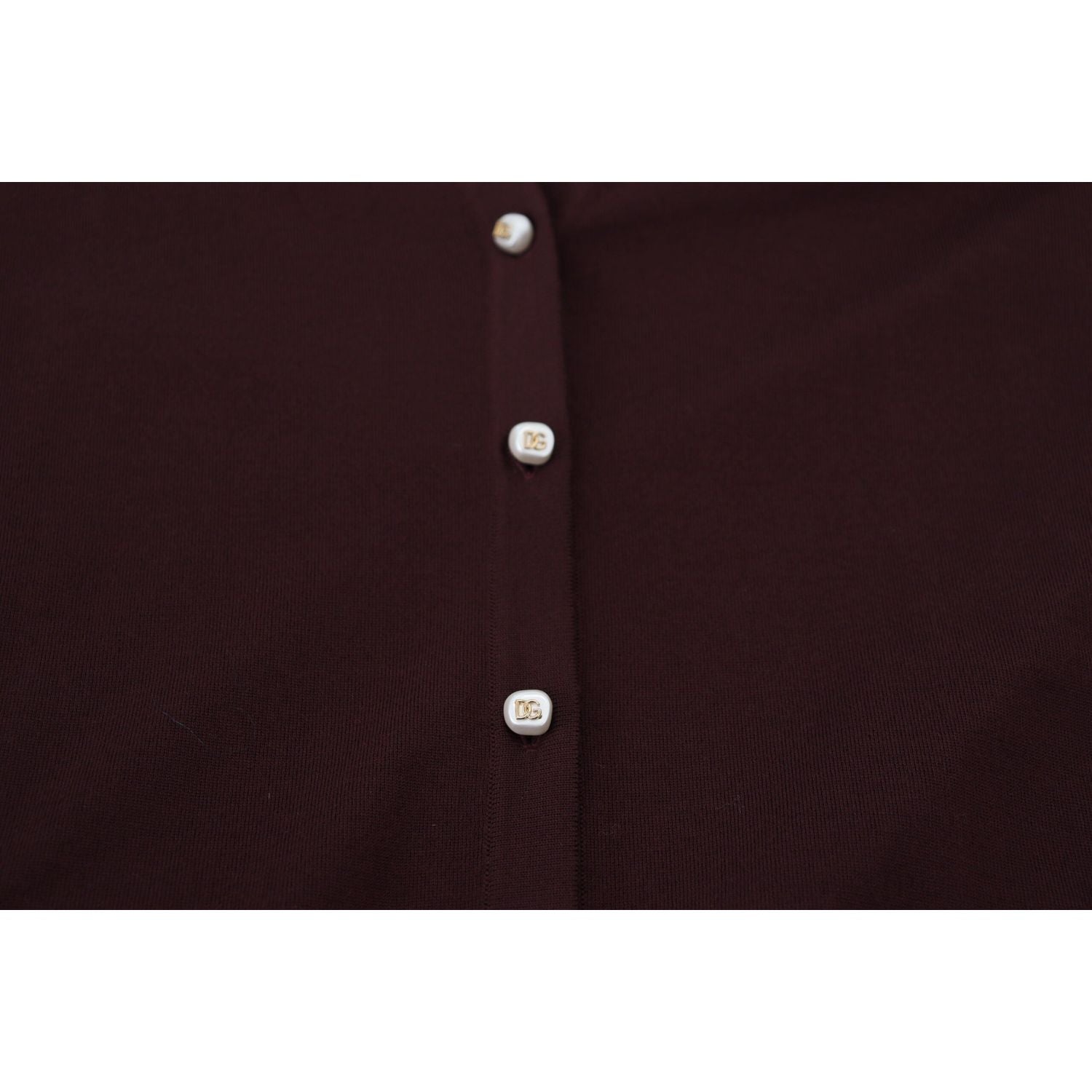 كارديجان صوف أنيق باللون العنابي بفتحة رقبة على شكل حرف V من دولتشي آند غابانا