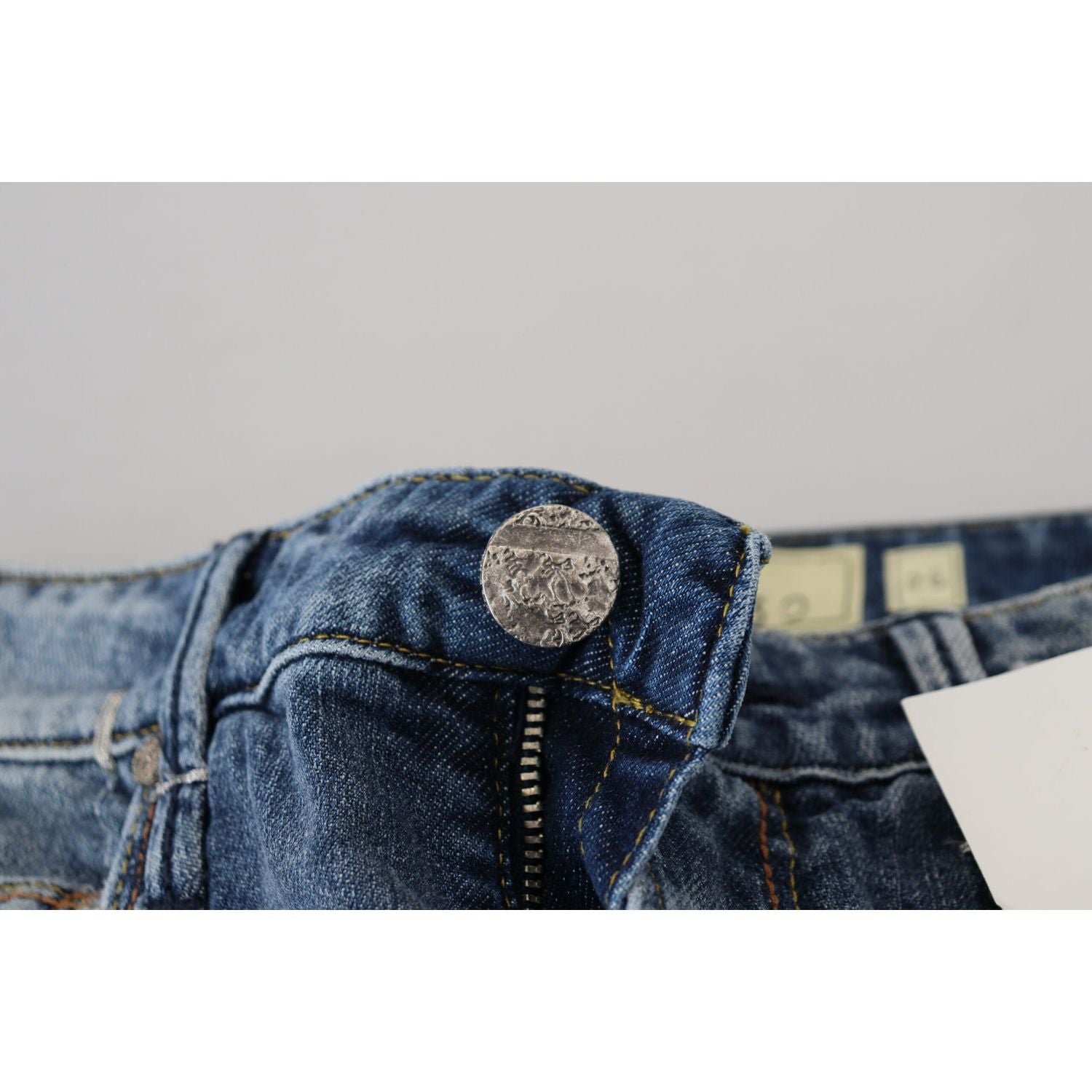 بنطلون جينز ضيق وأنيق بخصر منخفض