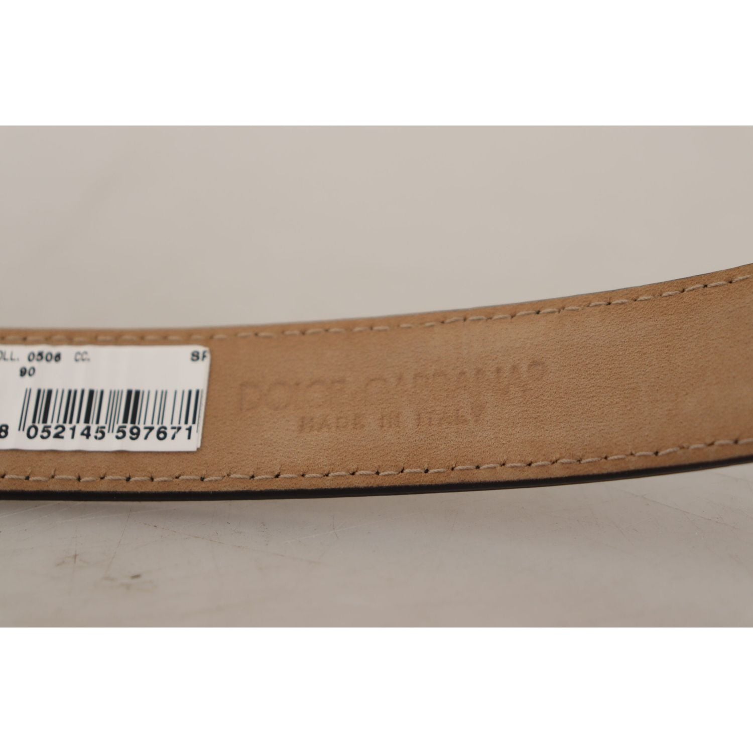 حزام جلدي أسود أنيق مع مشبك معدني من دولتشي آند غابانا