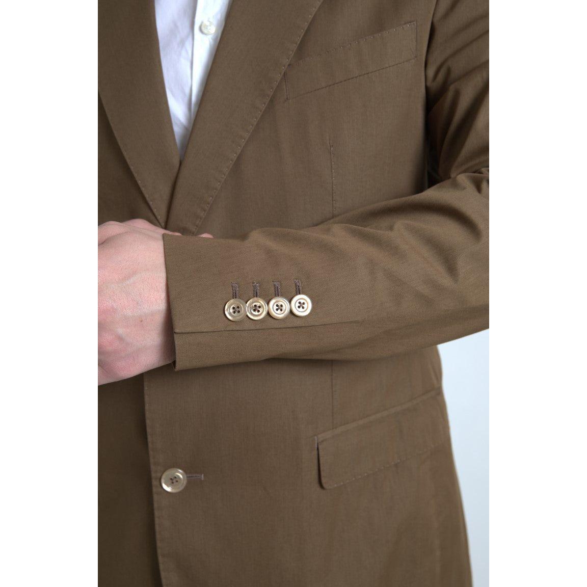 بدلة دولتشي آند غابانا الأنيقة المصنوعة من الحرير البني من تاورمينا