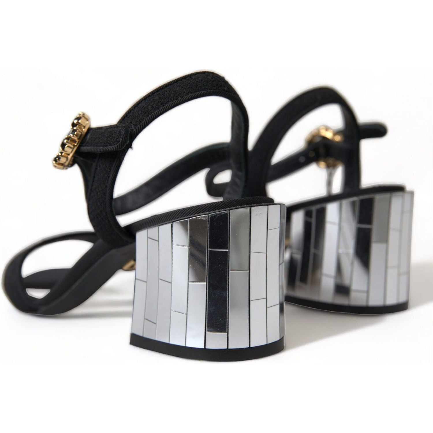 صندل أنيق بحزام للكاحل وكعب عاكس من دولتشي آند غابانا