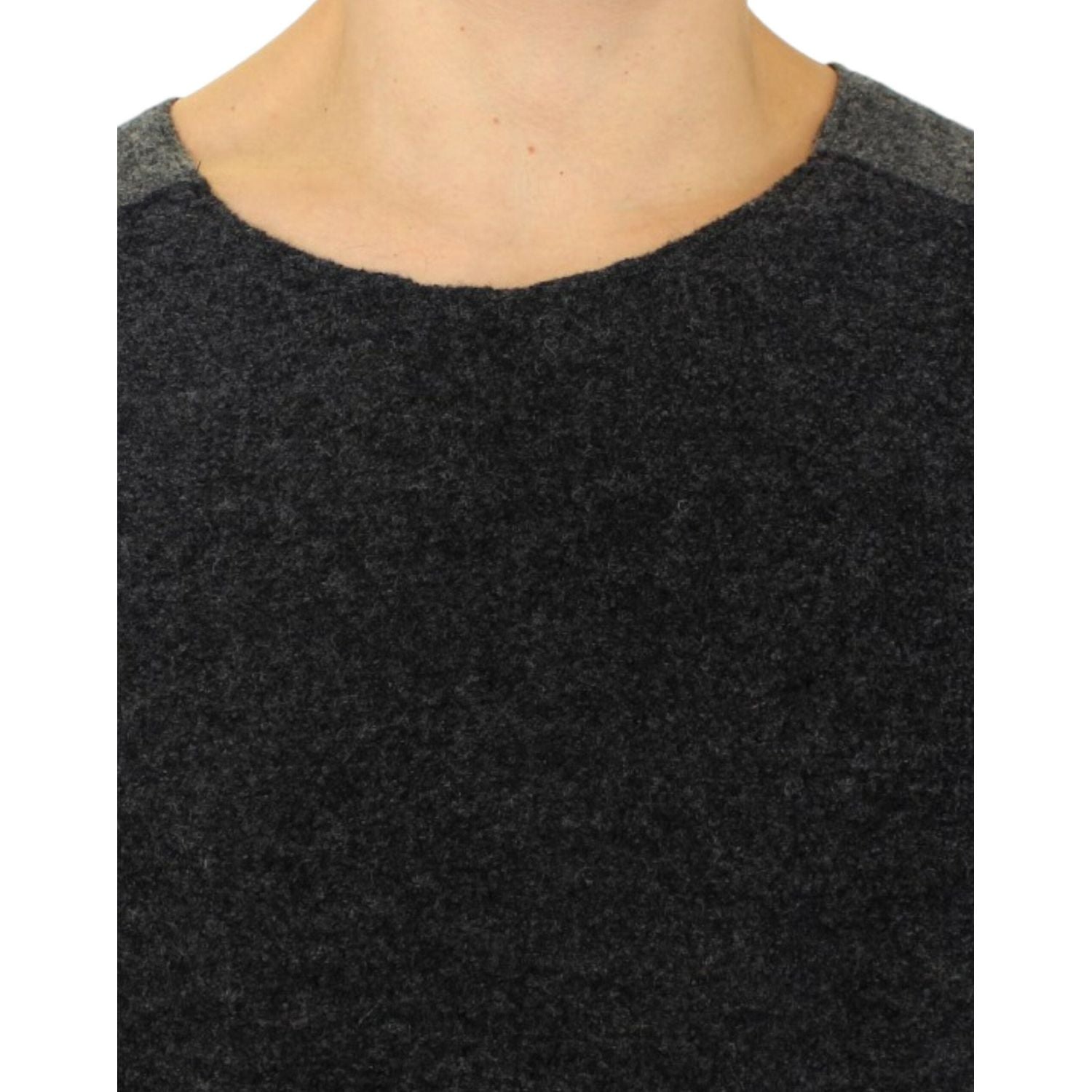 سترة صوفية رمادية أنيقة من مجموعة Costume National