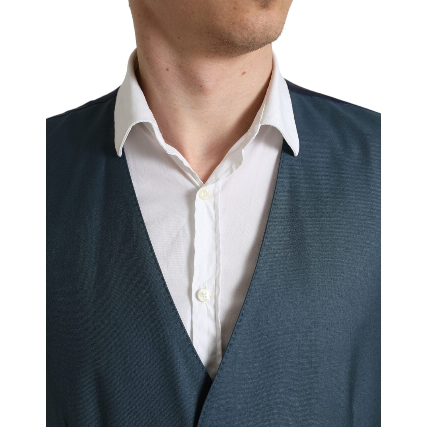 بدلة مارتيني خضراء أنيقة من دولتشي آند غابانا مكونة من قطعتين من الصوف