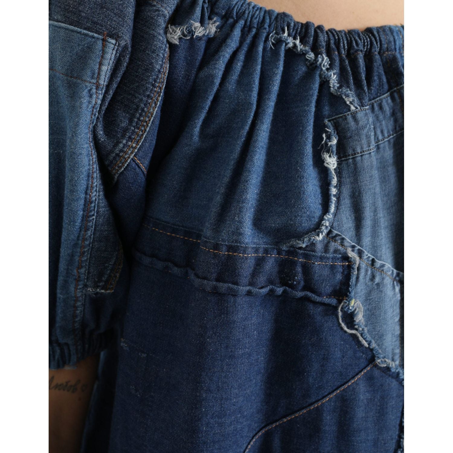 بلوزة جينز قطنية أنيقة من دولتشي آند غابانا