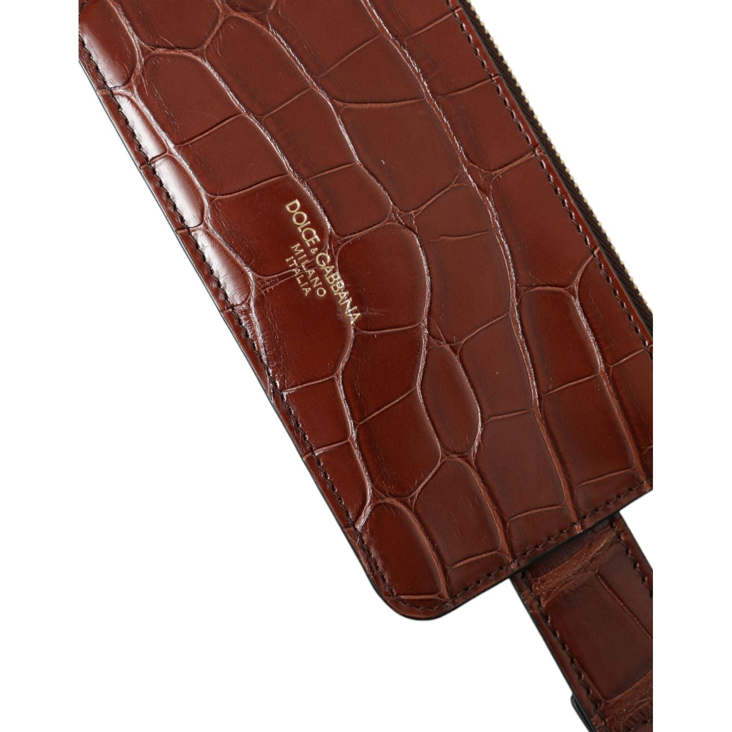 سماعات Airpod ومحفظة النقود من Dolce &amp; Gabbana بتصميم أنيق من الجلد