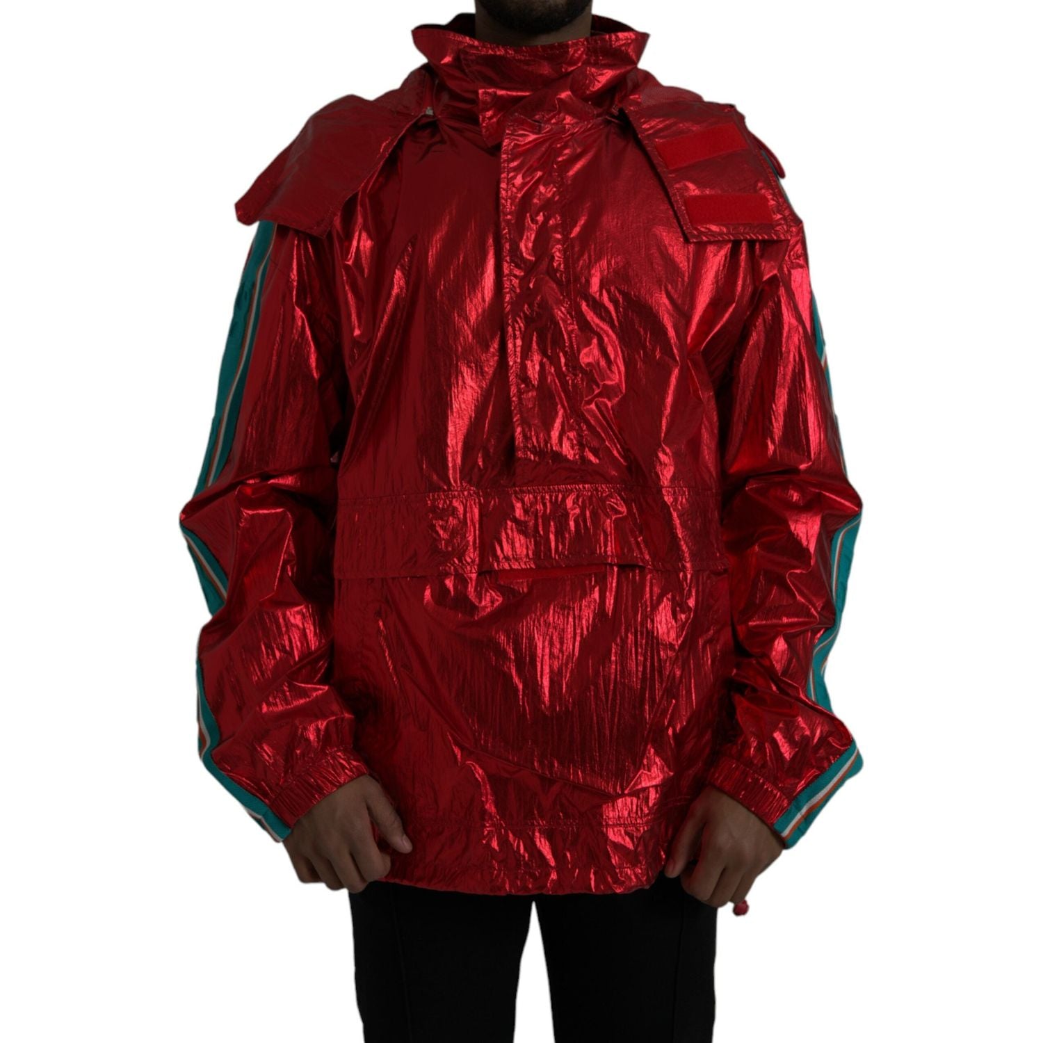 红色尼龙连帽套头运动衫夹克