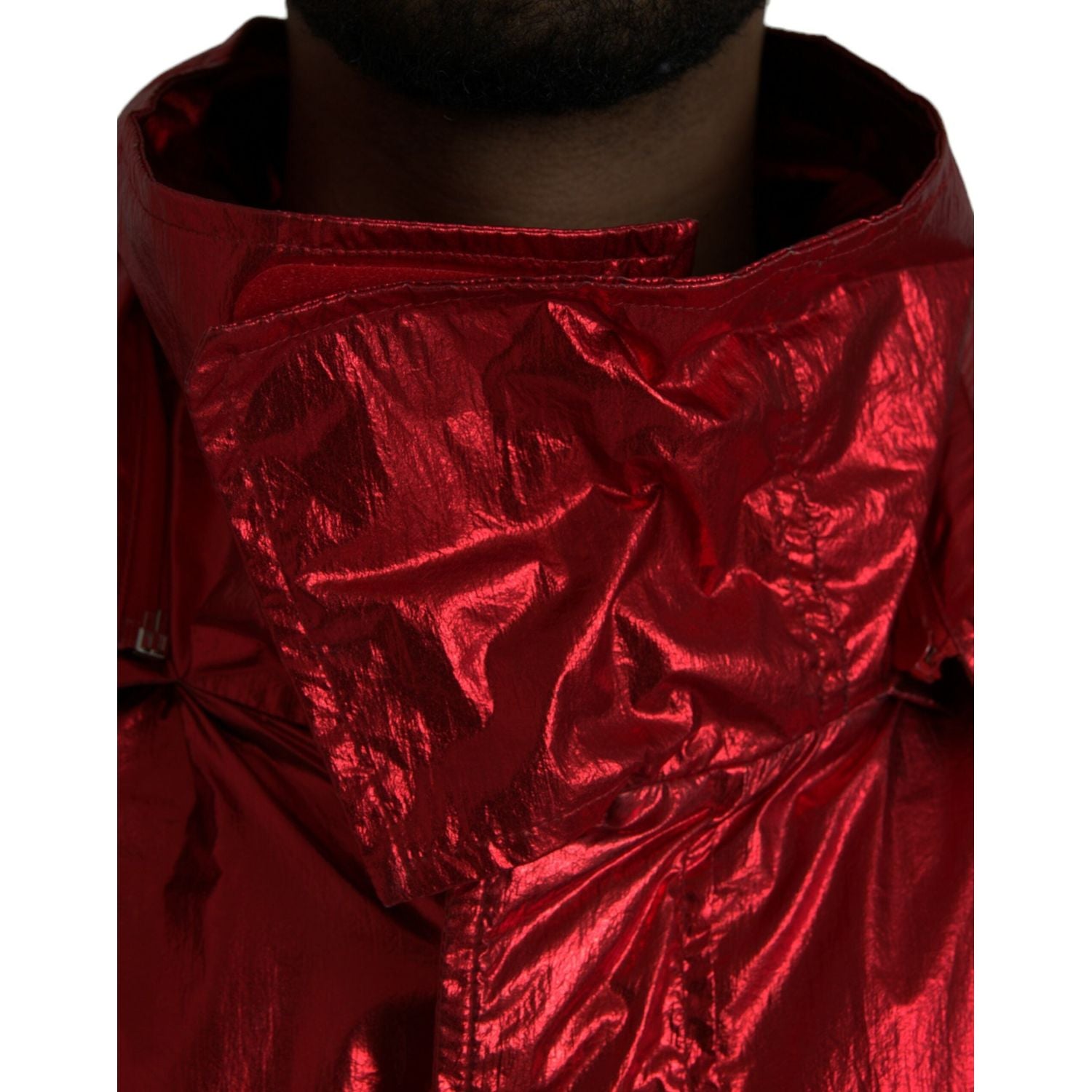 红色尼龙连帽套头运动衫夹克