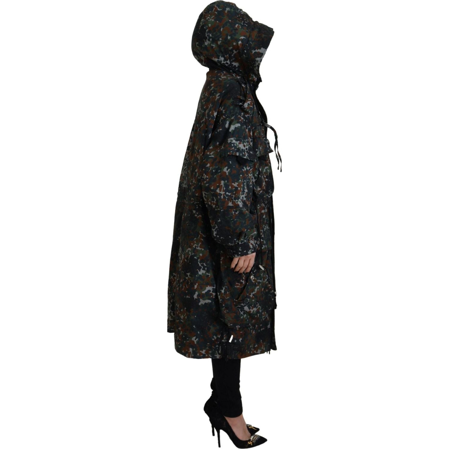 جاكيت باركا بغطاء رأس وطبعة تمويه قوطية باللون الأخضر من Dsquared²