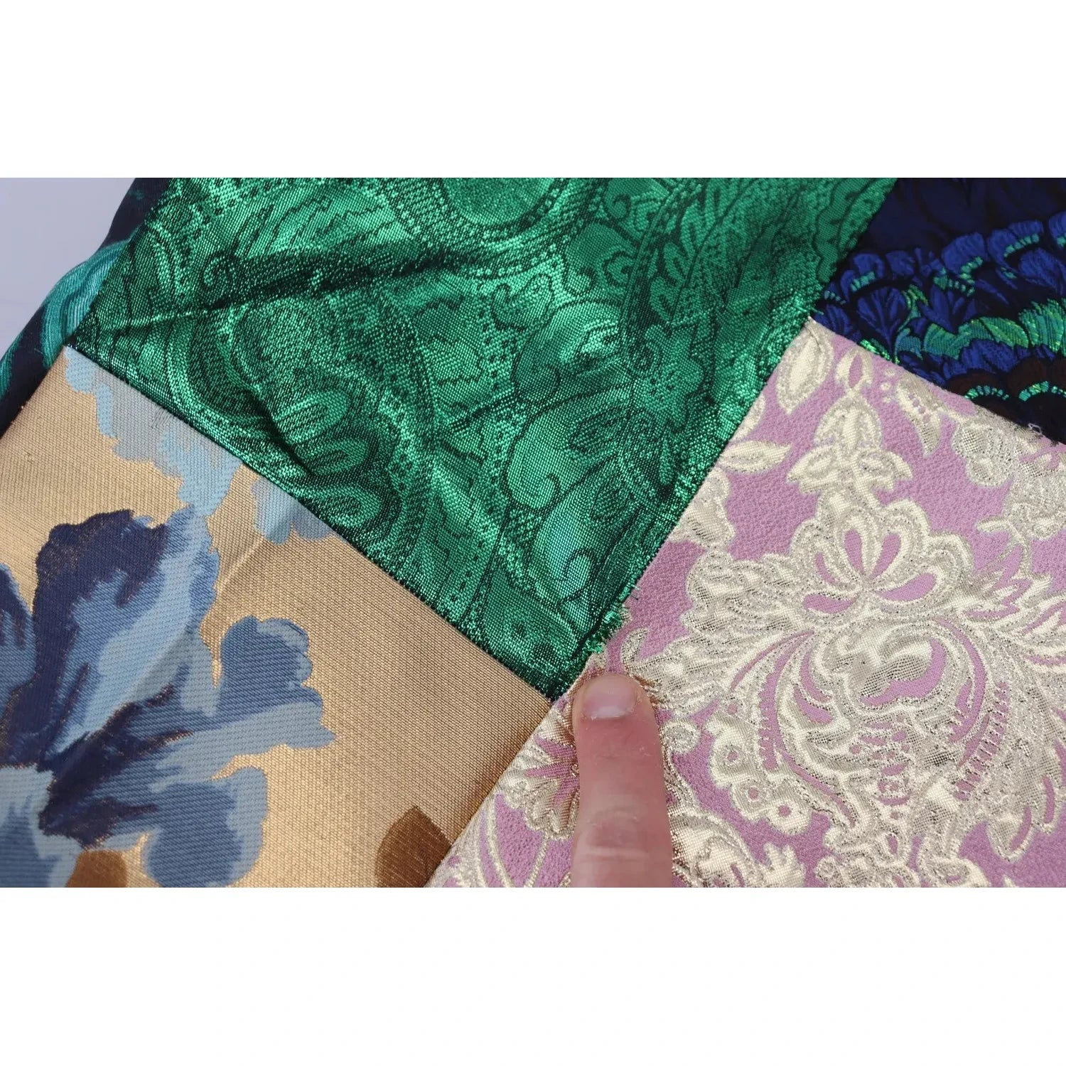 فستان قصير من دولتشي آند غابانا متعدد الألوان من الجاكار