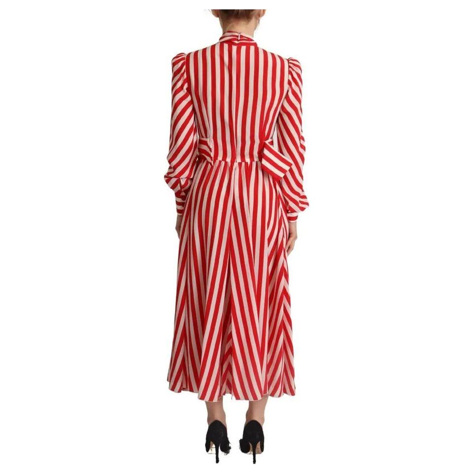 فستان ماكسي من دولتشي آند غابانا من الحرير باللون الأبيض والأحمر