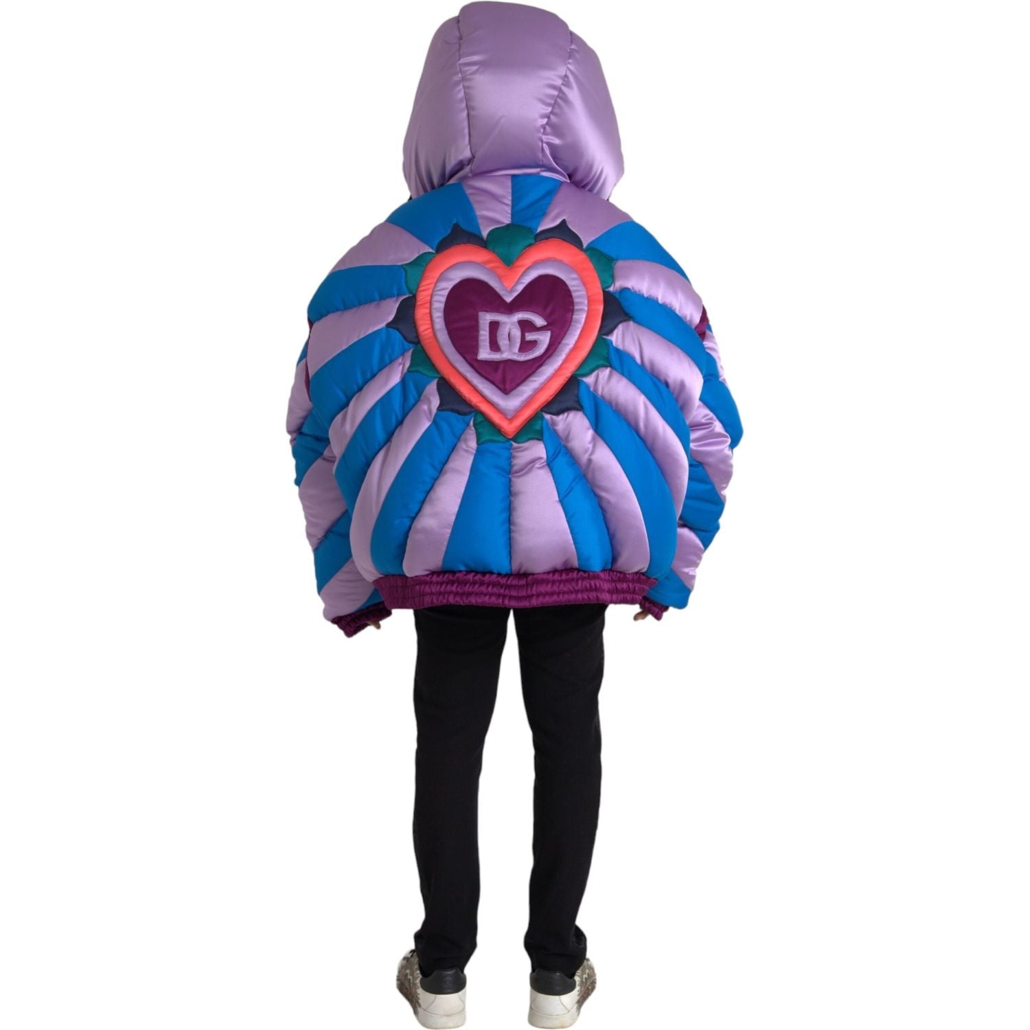 سترة منفوخة بغطاء رأس وشعار قلب متعدد الألوان من دولتشي آند غابانا