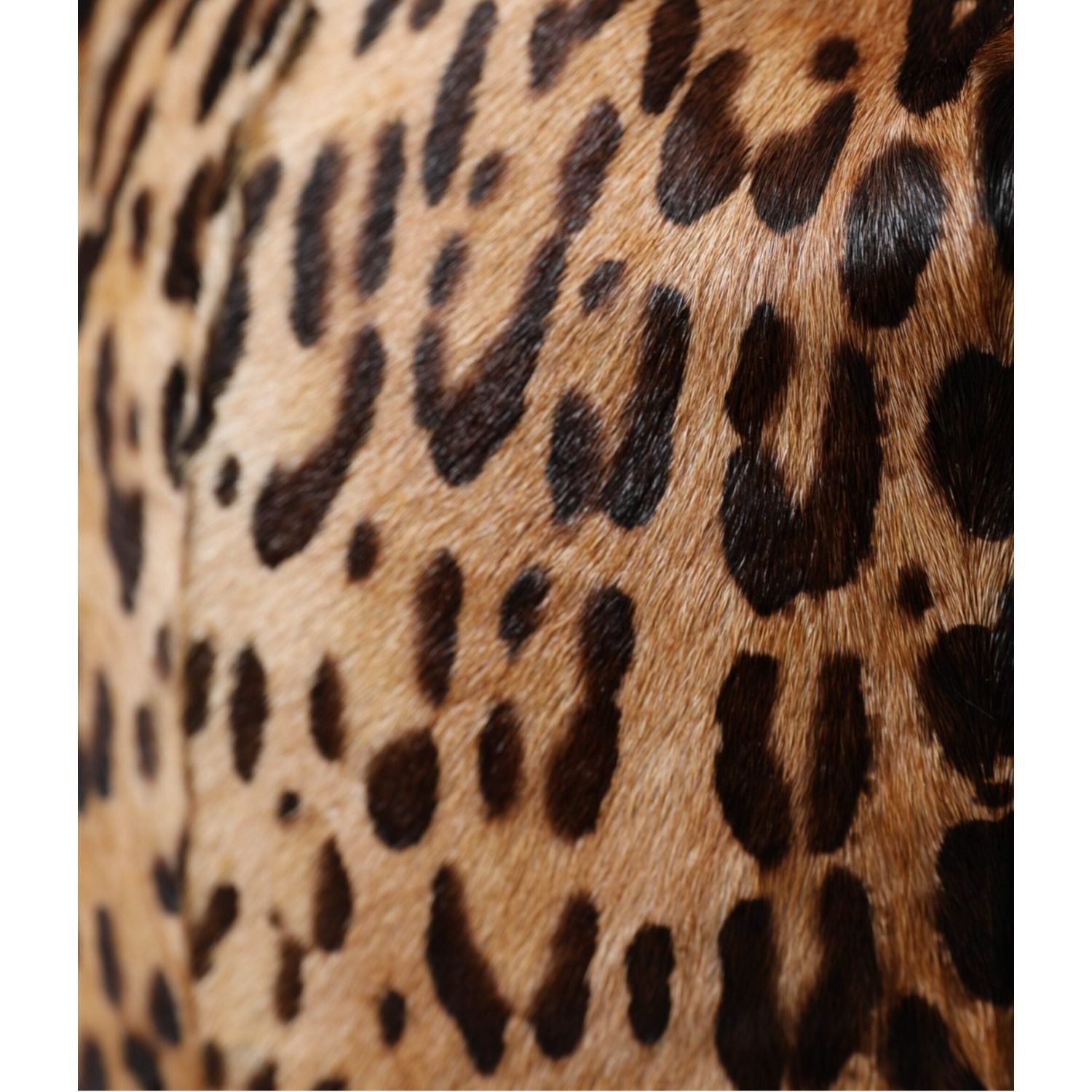 قبعة دلو نسائية من فرو النمر باللون البني من دولتشي آند غابانا