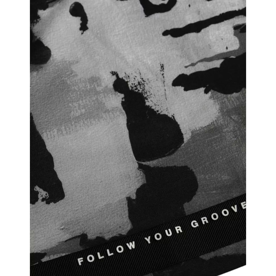 تي شيرت دولتشي آند غابانا باللونين الأسود والأبيض بياقة دائرية