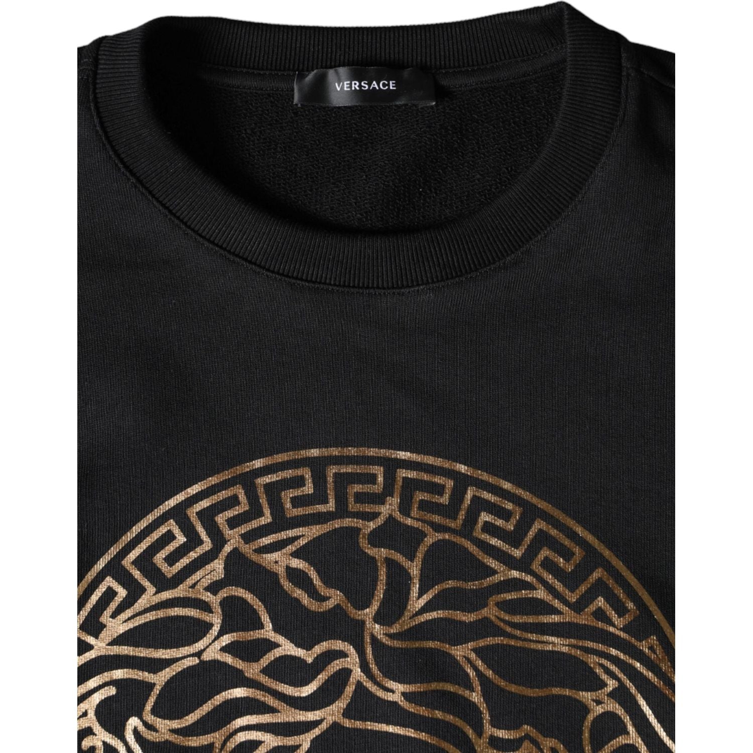 سويت شيرت فيرساتشي أسود من الصوف القطني بياقة دائرية وطبعة ميدوسا