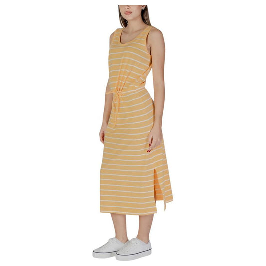 B.Young yellow cotton dress with stripes, spring/summer collection, sleeveless and knee-length, ideal for casual occasions.