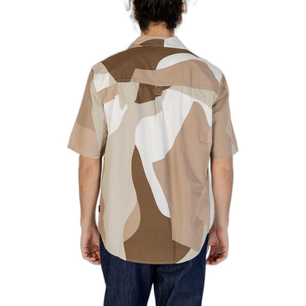 Front view with bag zipped and handles upright.