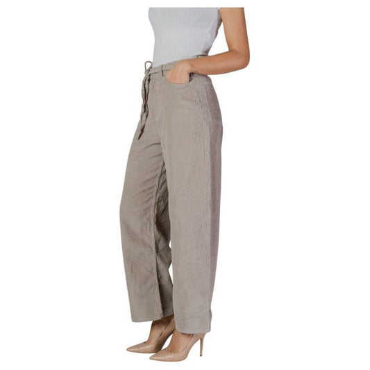 Women's only beige cotton baggy pants from the fall/winter collection, featuring a jogger style with a comfortable fit.