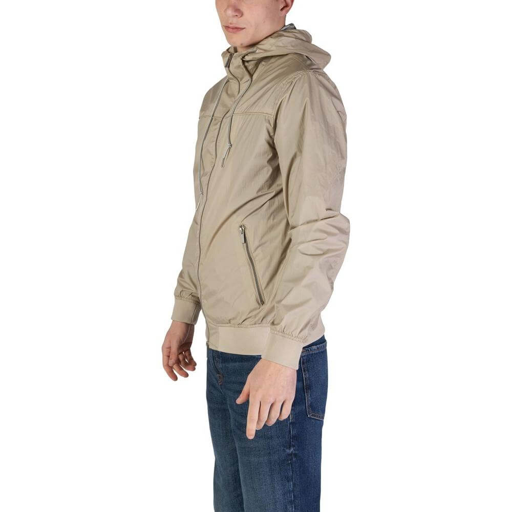Front view with bag zipped and handles upright.