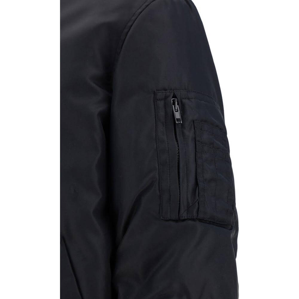 Front view with bag zipped and handles upright.