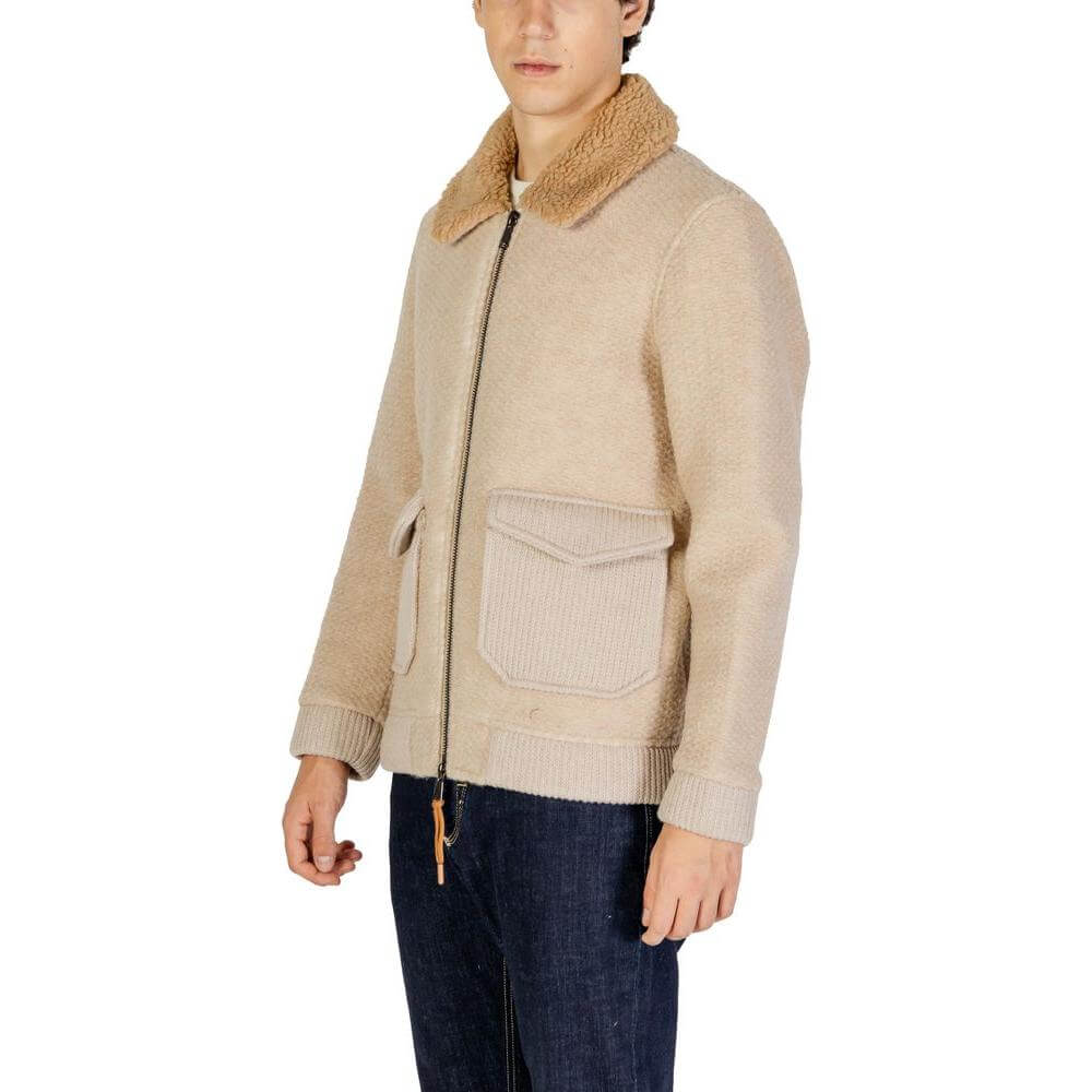 Front view with bag zipped and handles upright.