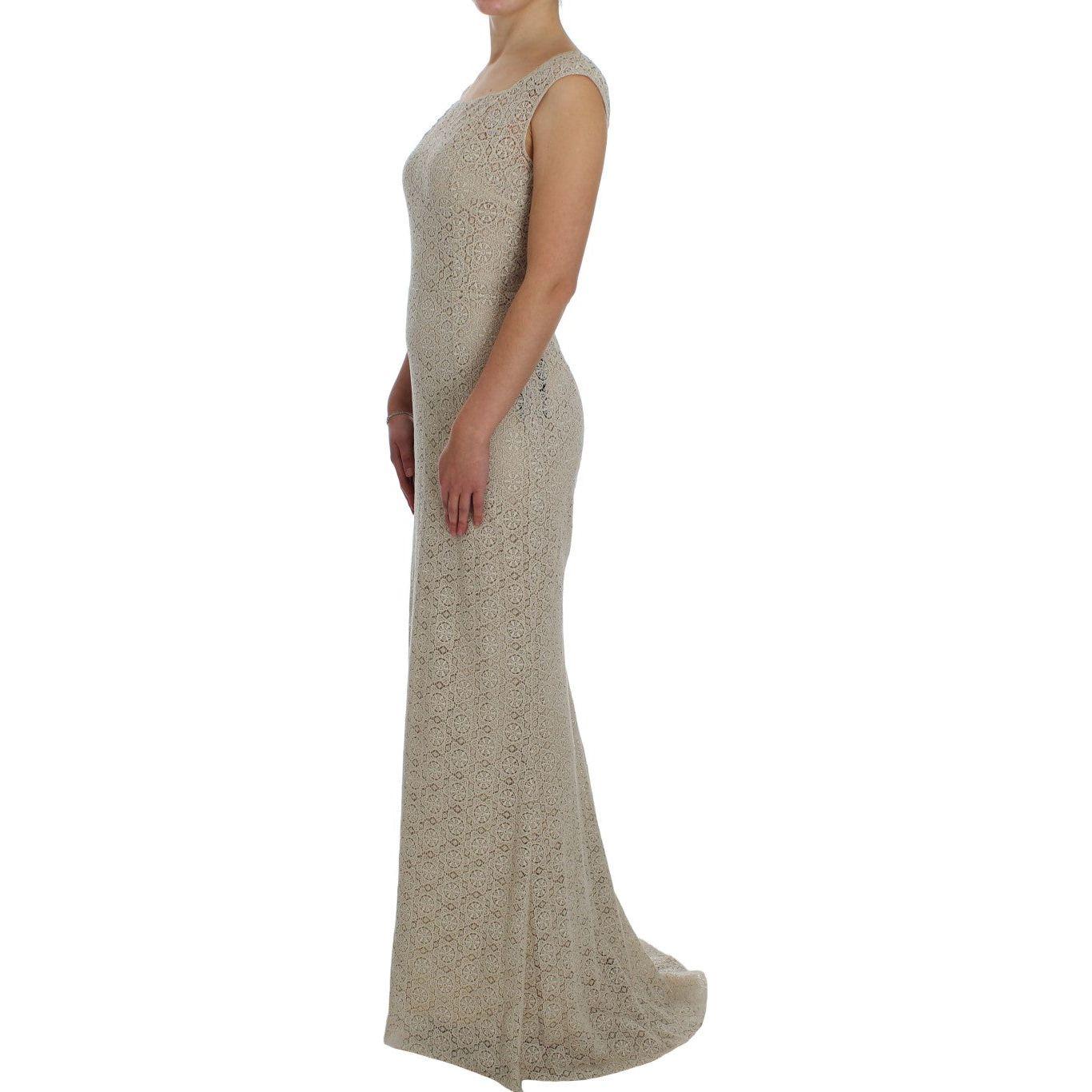 فستان ماكسي أنيق باللون البيج من دولتشي آند غابانا مع فتحة زهور