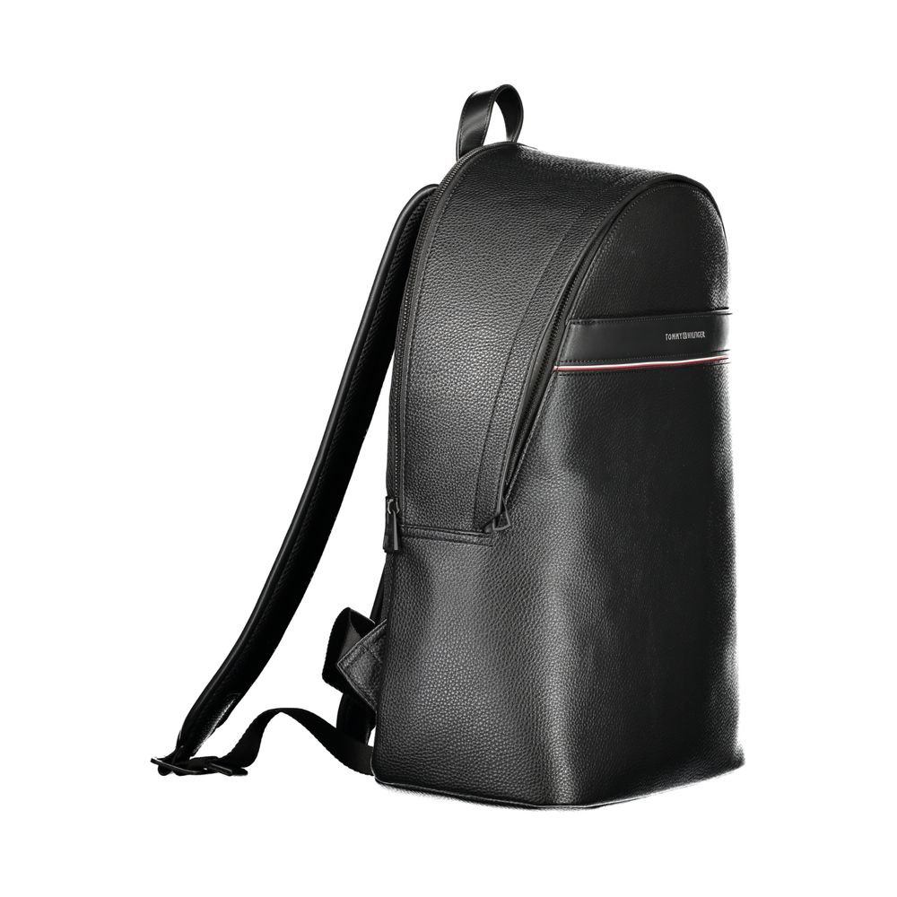 Front view with bag zipped and handles upright.
