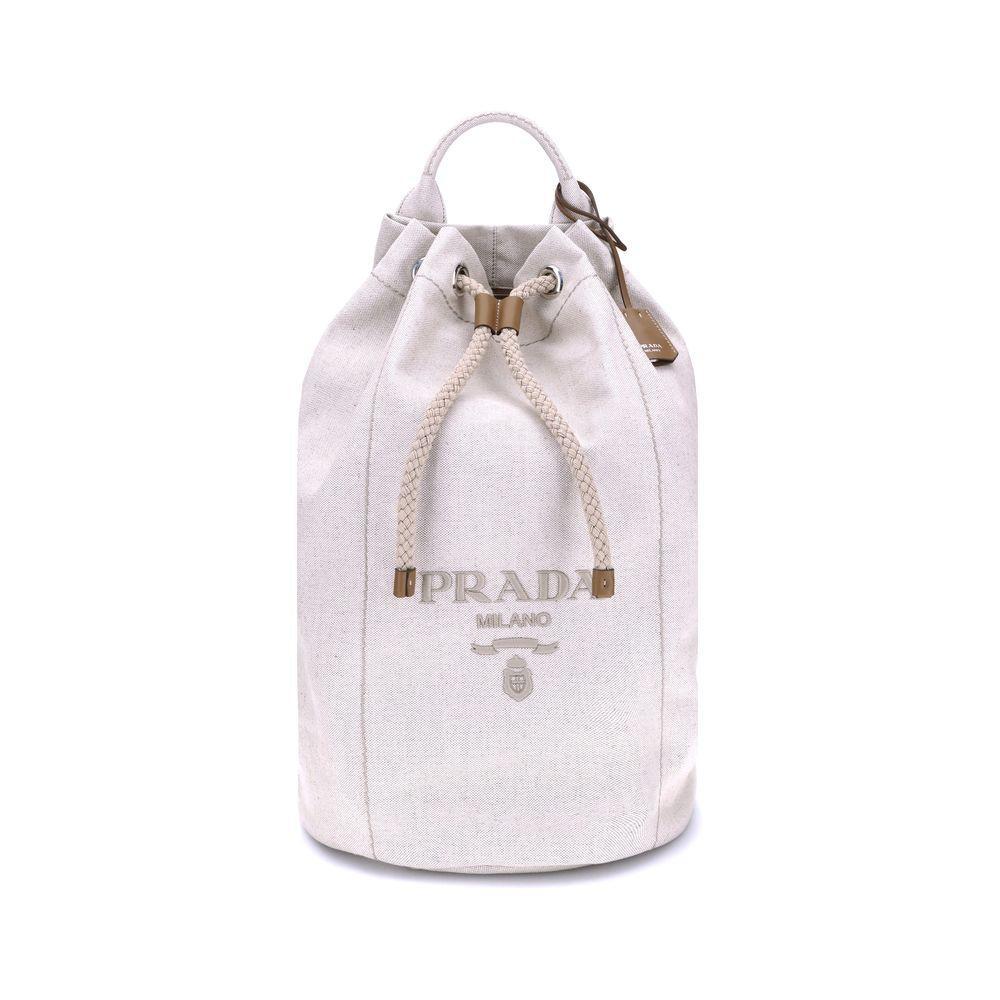 Front view with bag zipped and handles upright.