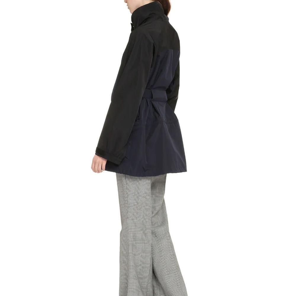 Front view with bag zipped and handles upright.