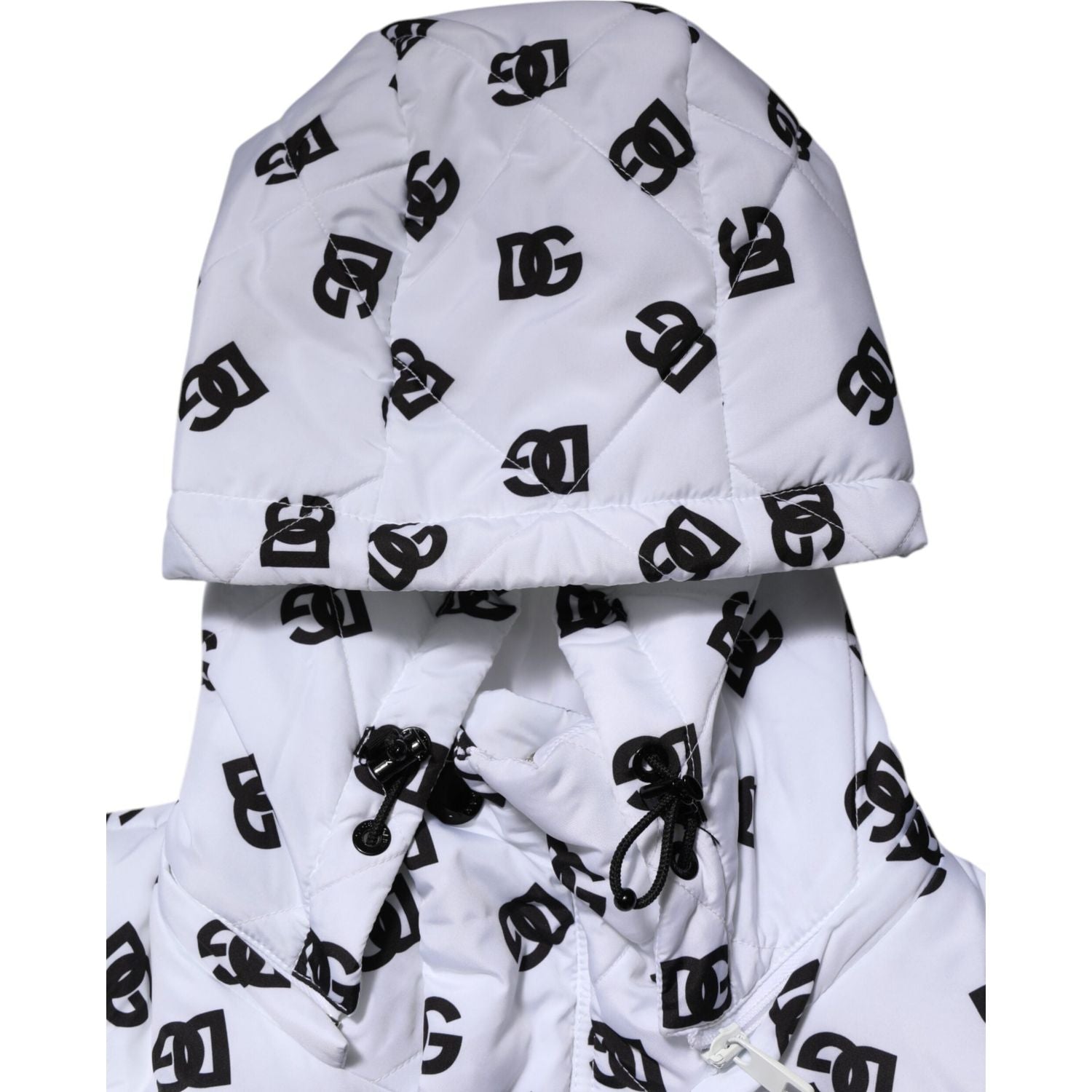 Front view with bag zipped and handles upright.